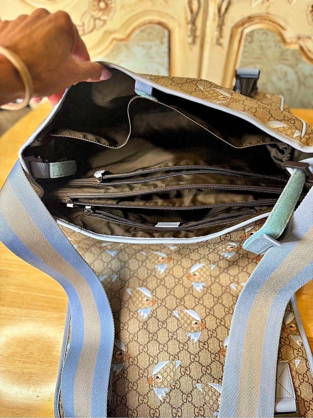 Gucci Tian GG Supreme Small Messenger Bag Brown & Blue - Picture 8 of 14